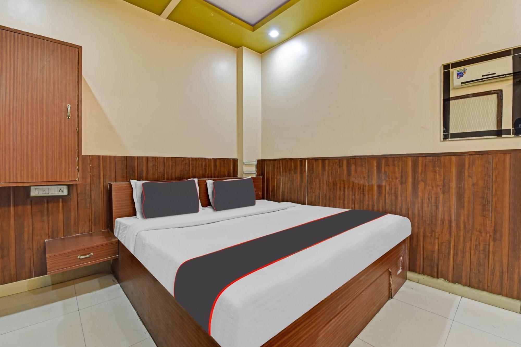 Collection O Royal Plaza Hotell Pushkar Exteriör bild